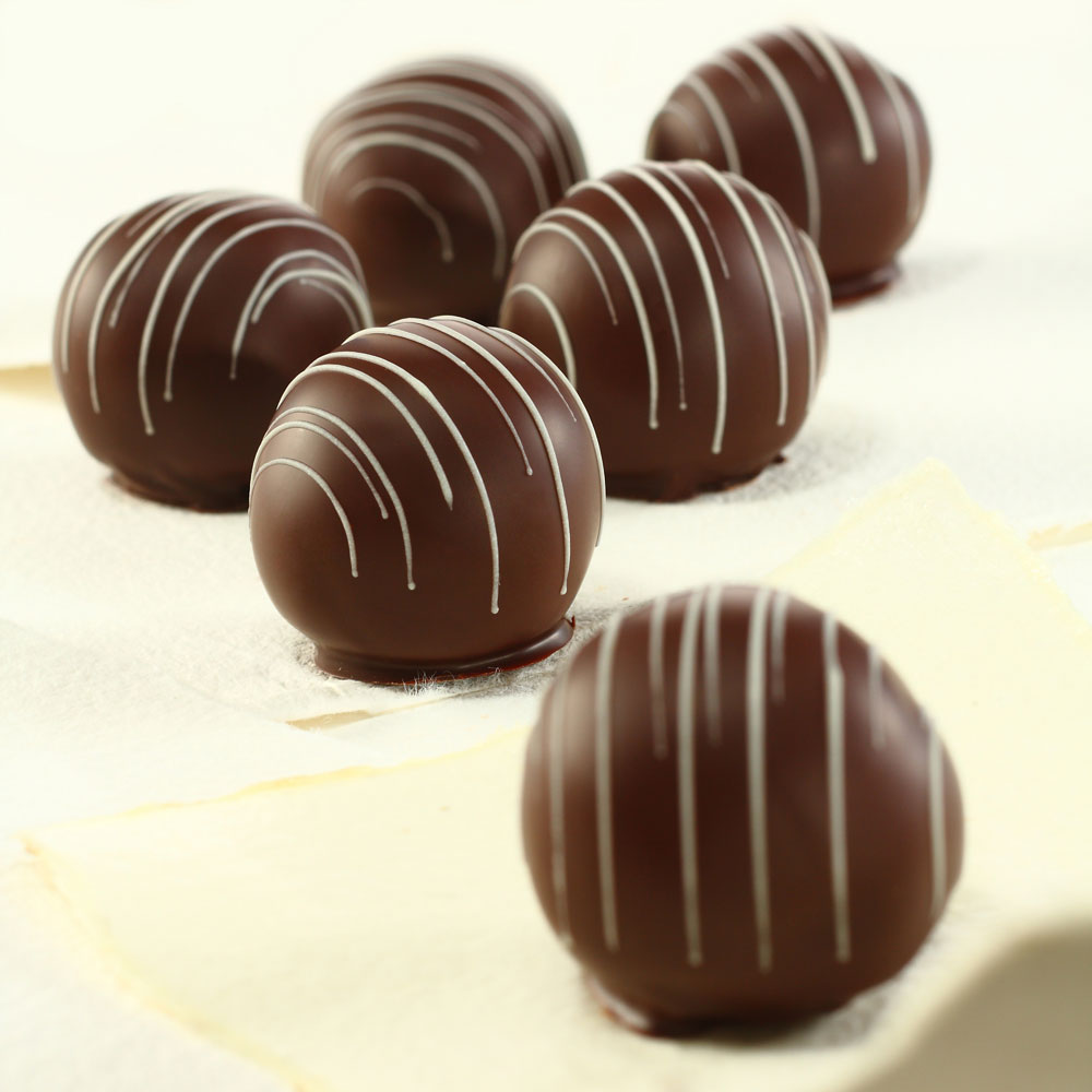 Chocolate Peanut Butter Bites | @candiquik