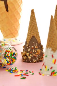 Easy Chocolate CandiQuik Dipped Ice Cream Cones 
