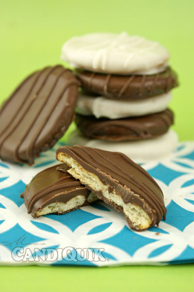 3 Ingredient (Girl Scout!) Thin Mint Cookies - @candiquik