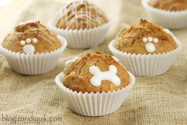 Apple Crunch Pupcakes! A simple dog treat recipe by @candiquik