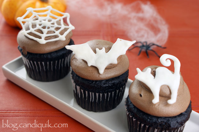 Easy Halloween Cupcake Toppers (free printable outline included!) @candiquik
