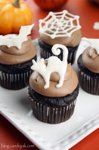 Easy Halloween Cupcake Toppers (free printable outline included!) @candiquik