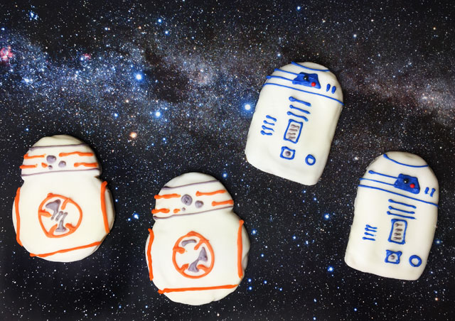 BB8 and R2D2 Star Wars Cookies